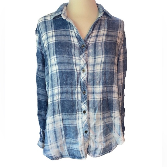 Vintage Havana Tops - Vintage Havana button down shirt long sleeve w/laced look super soft Size Medium